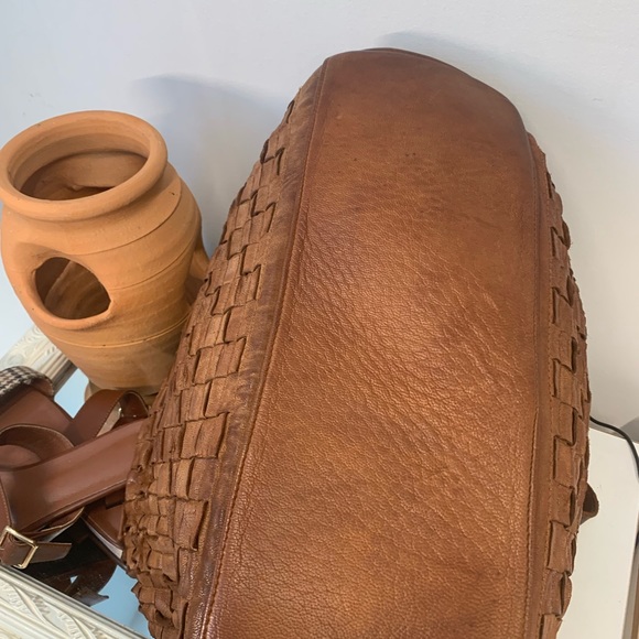 Traveling bag, leather - Picture 3 of 5
